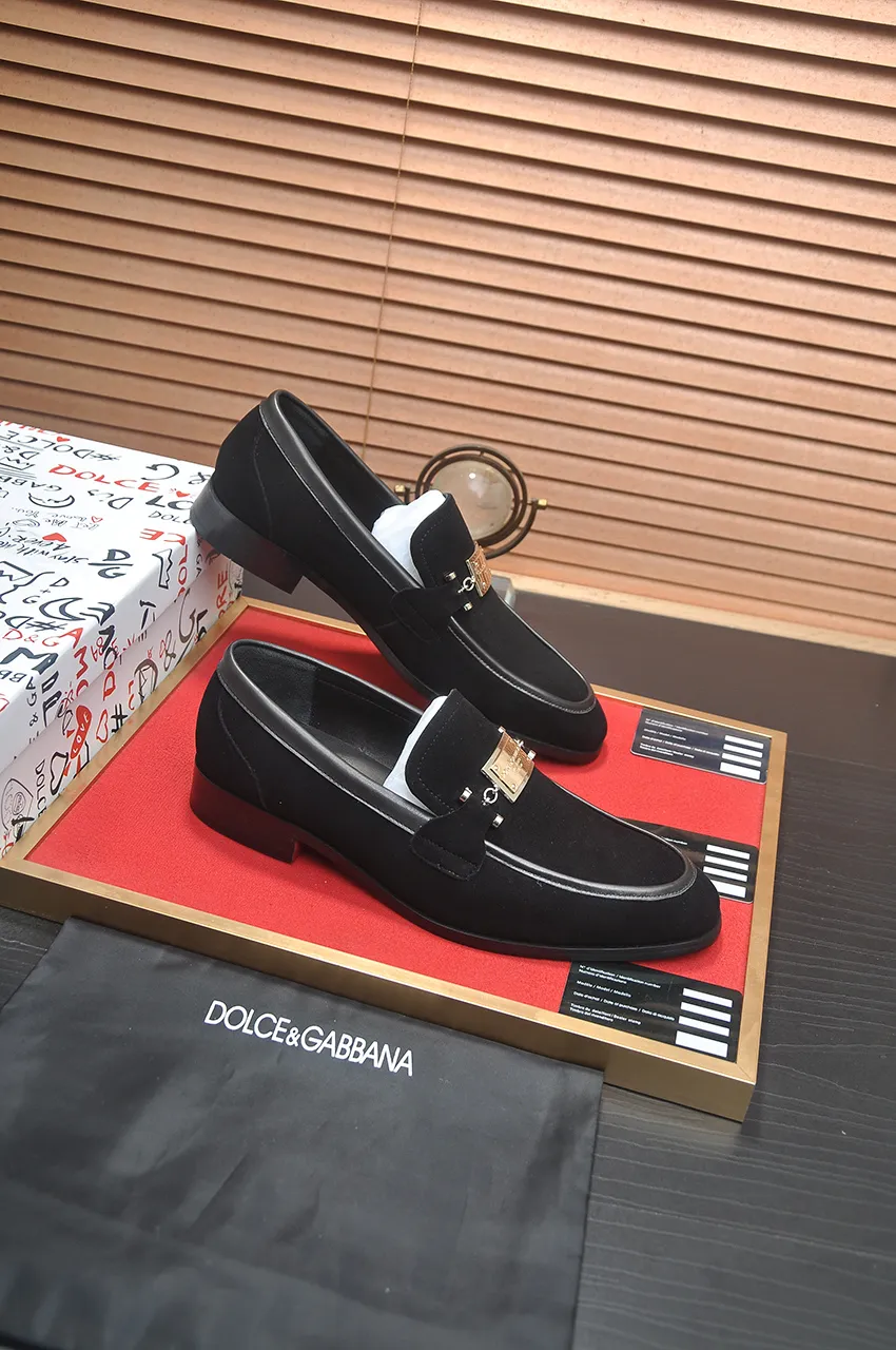 Men's men's shoes 💰500💶🌲 DG top 🔍🔍Men's new leather shoes 🚹 are on sale at the same time at the counter ⚠The uppers are imported cowhide from Italy, the entire imported cowhide lining, imported accessories 💪💪, completely 1⃣️ vs 1⃣️ replica 🇮 🇹💪💪, ⚠Sole: The original sole is specially provided by the original factory, the exclusive movable molded sole is super comfortable, ⚠The original factory follows the order, 🔍🔍high quality, you can enter and exit the counter at will, welcome to compare ⚠Size: 38-44 (45 customized)